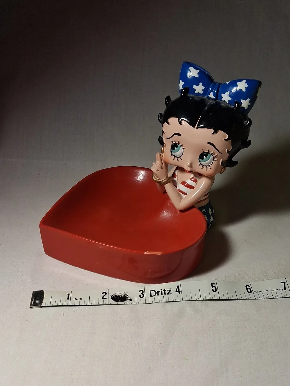 Vintage 2004 Betty Boop Red Heart Shaped Trinket Soap Dish Resin Trinket Dish